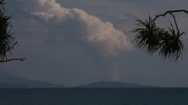 Gunung Anak Krakatau Kembali Erupsi, Ahli Umumkan Status Siaga